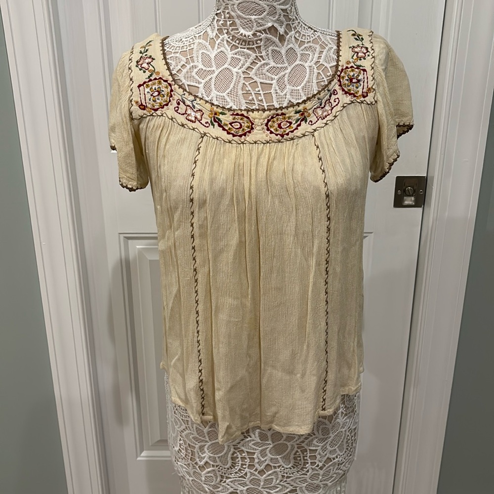 Ladies Short Sleeve Top by Mandee